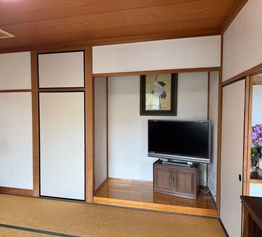 柳川市 和室リフォーム施工前｜床の間とふすまで仕切られた昔ながらの和室の様子