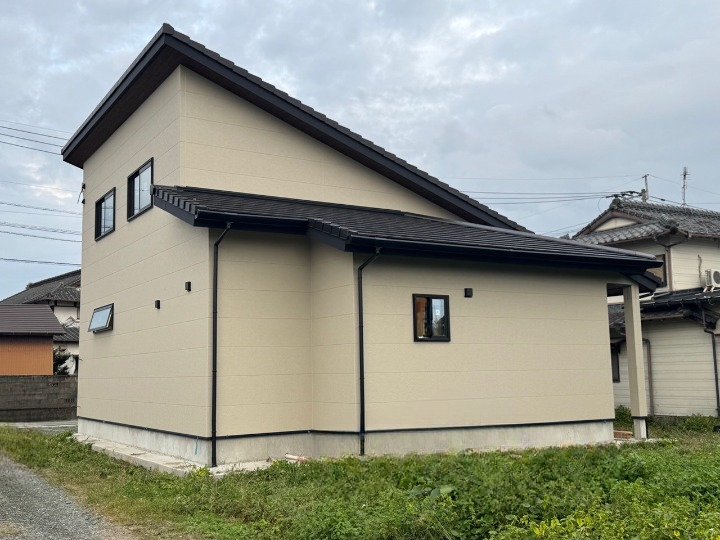 福岡県八女市の完成見学会の家　裏側からみた写真
