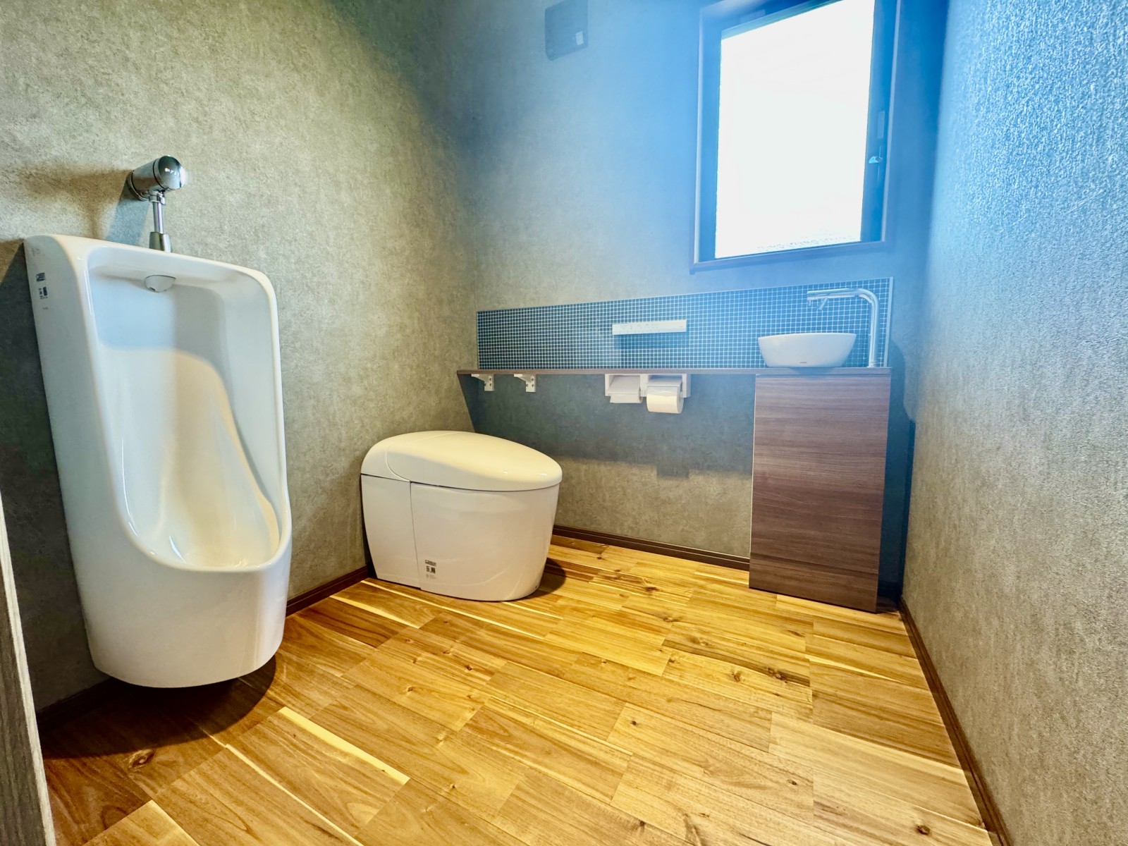 トイレリフォーム後の様子｜落ち着いた雰囲気に生まれ変わったトイレ空間